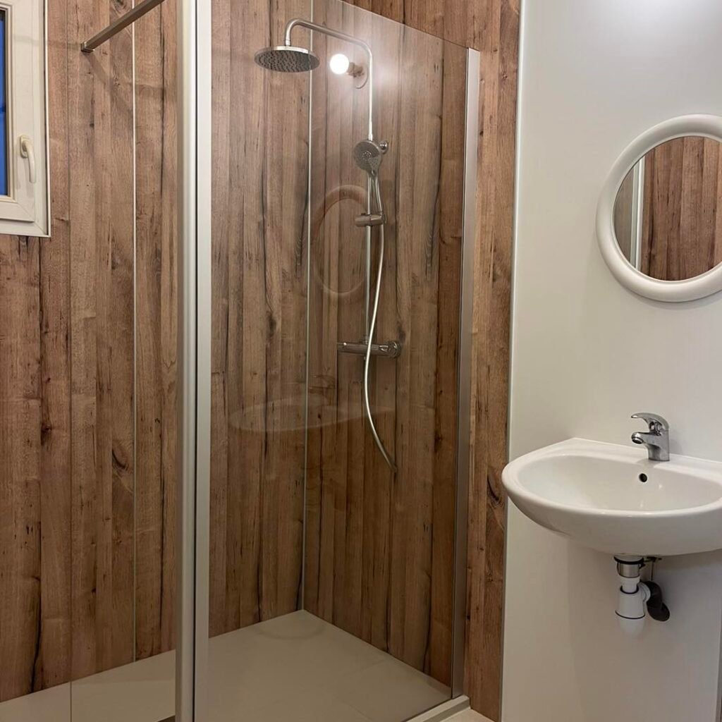 salle de bain avec pose de panneaux muraux aluminium imita salle de bain avec pose de panneaux muraux aluminium imita