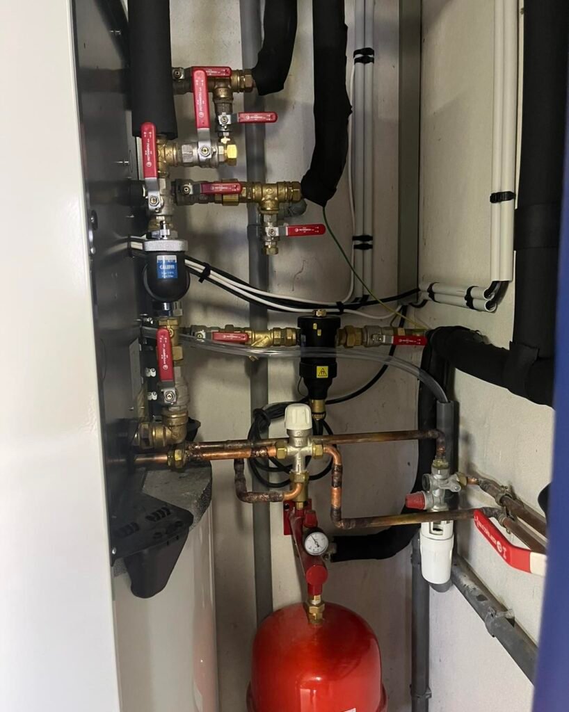 Remplacement d’une ancienne chaudière par une pompe à chaleur ATLANTIC alfea extensa duo sur la 5 Remplacement d’une ancienne chaudière par une pompe à chaleur ATLANTIC alfea extensa duo sur la 5