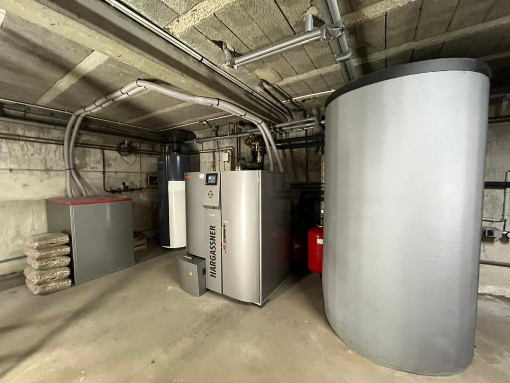 Remplacement d’une chaudière fioul par une chaudière à granulés Hargassner Classic de 42 kw sur Remplacement d’une chaudière fioul par une chaudière à granulés Hargassner Classic de 42 kw sur